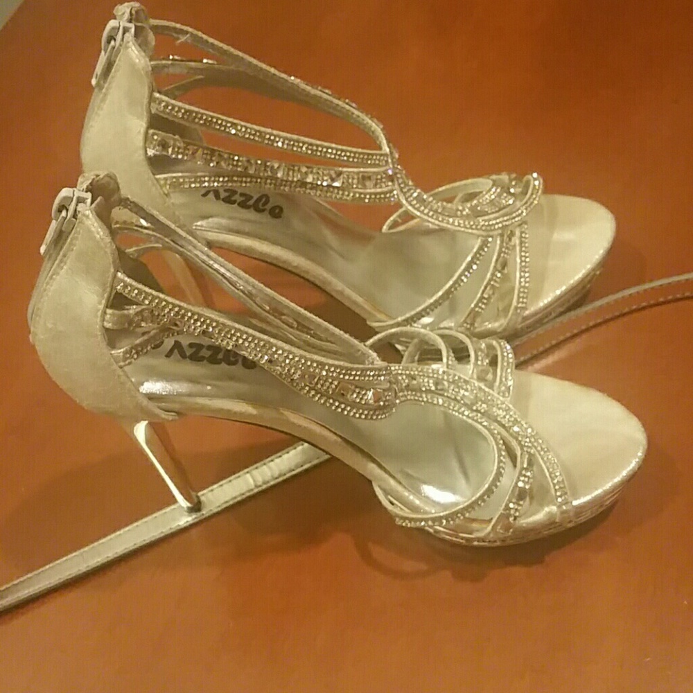 Shoes - Picture 3 of 7